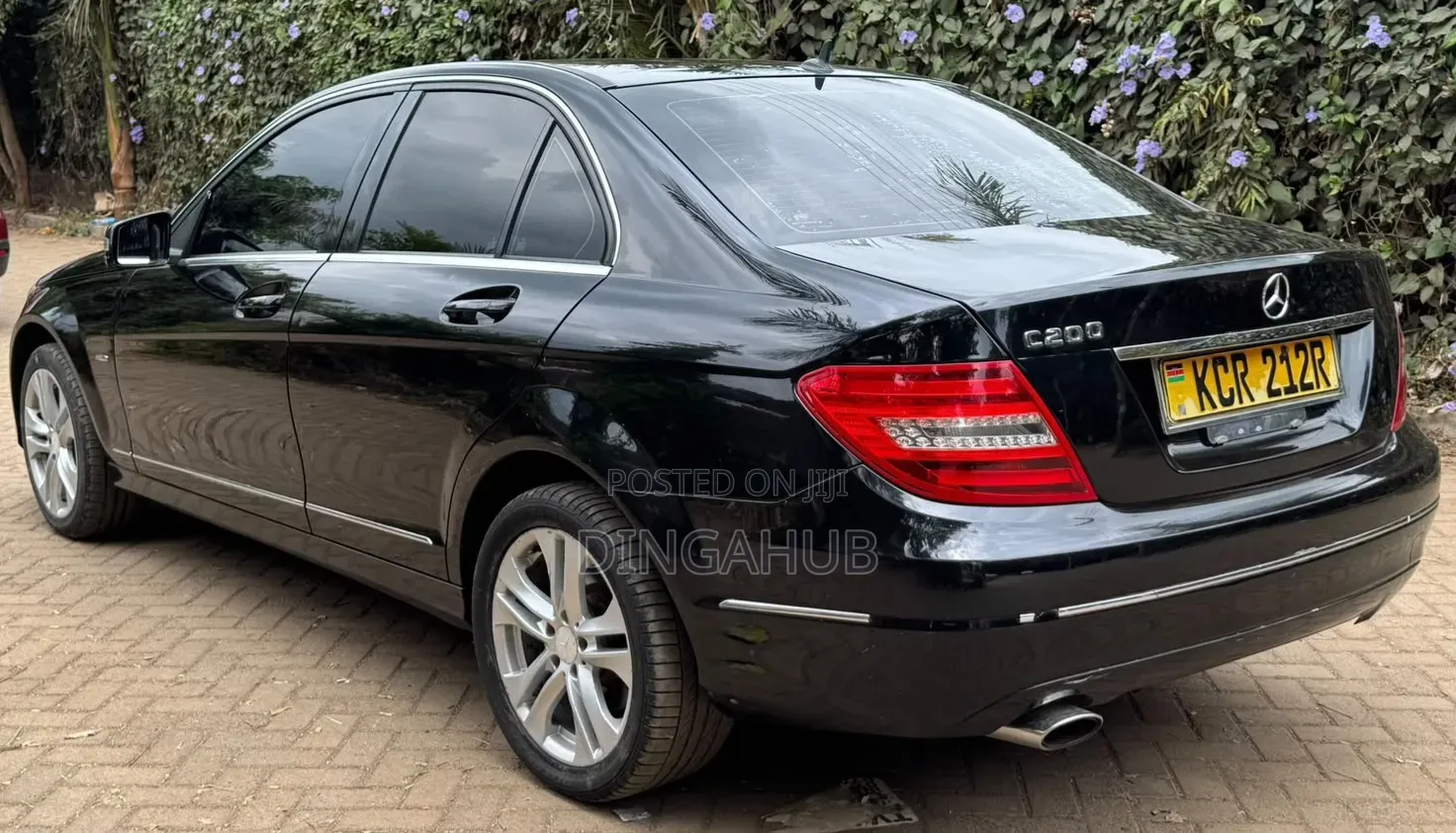 Mercedes-Benz C200 2011 Black