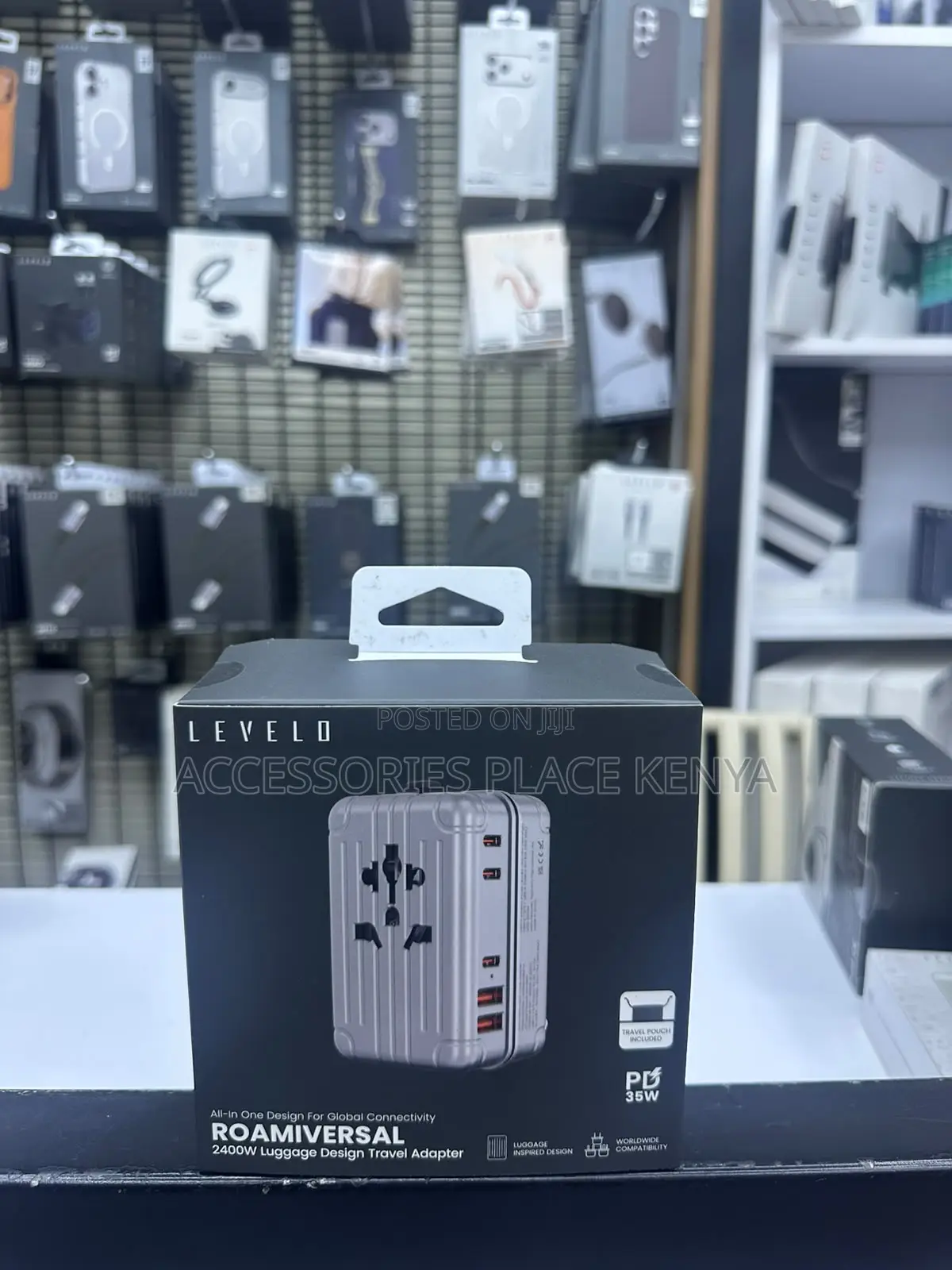 Levelo Roamiversal 35W Luggage Design Travel Adapter - Aluminum Silver