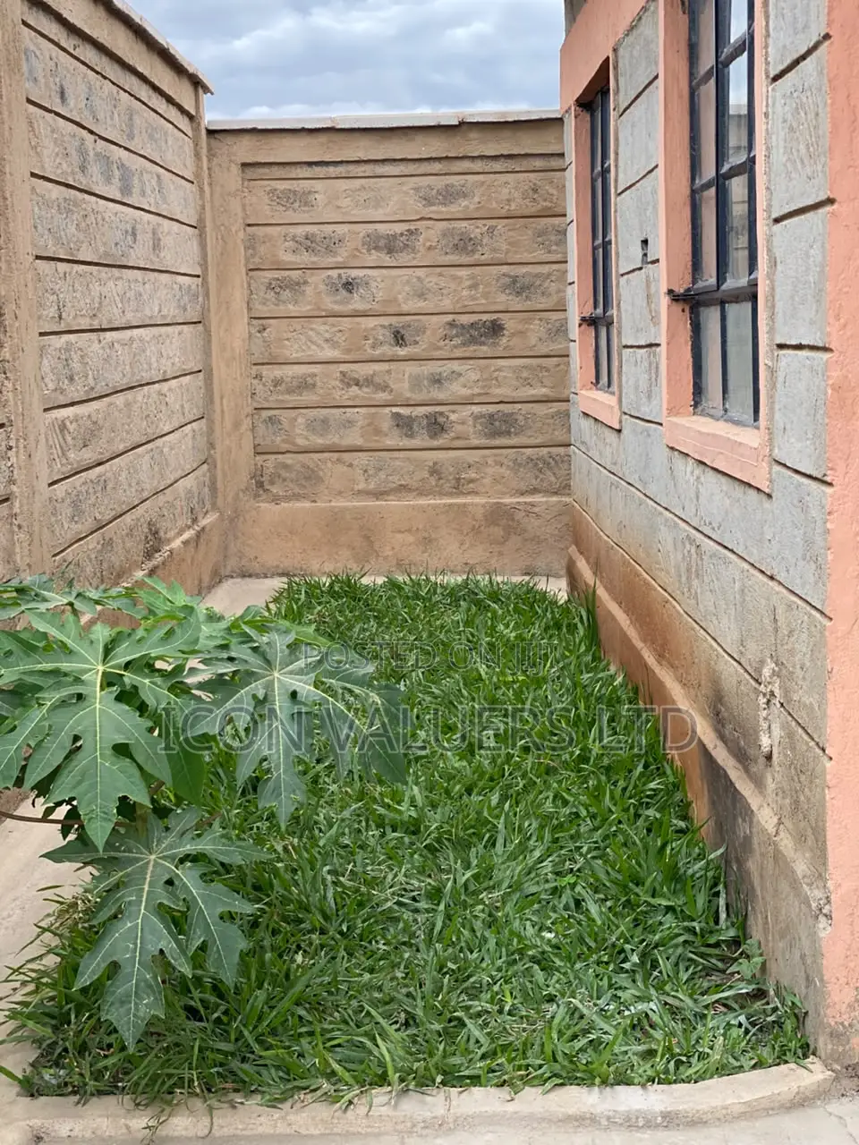 3bdrm Bungalow in Kamakis Area for sale