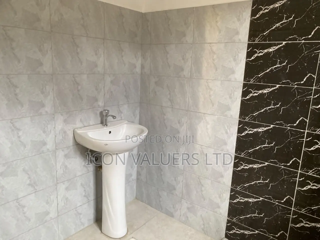 3bdrm Bungalow in Kamakis Area for sale