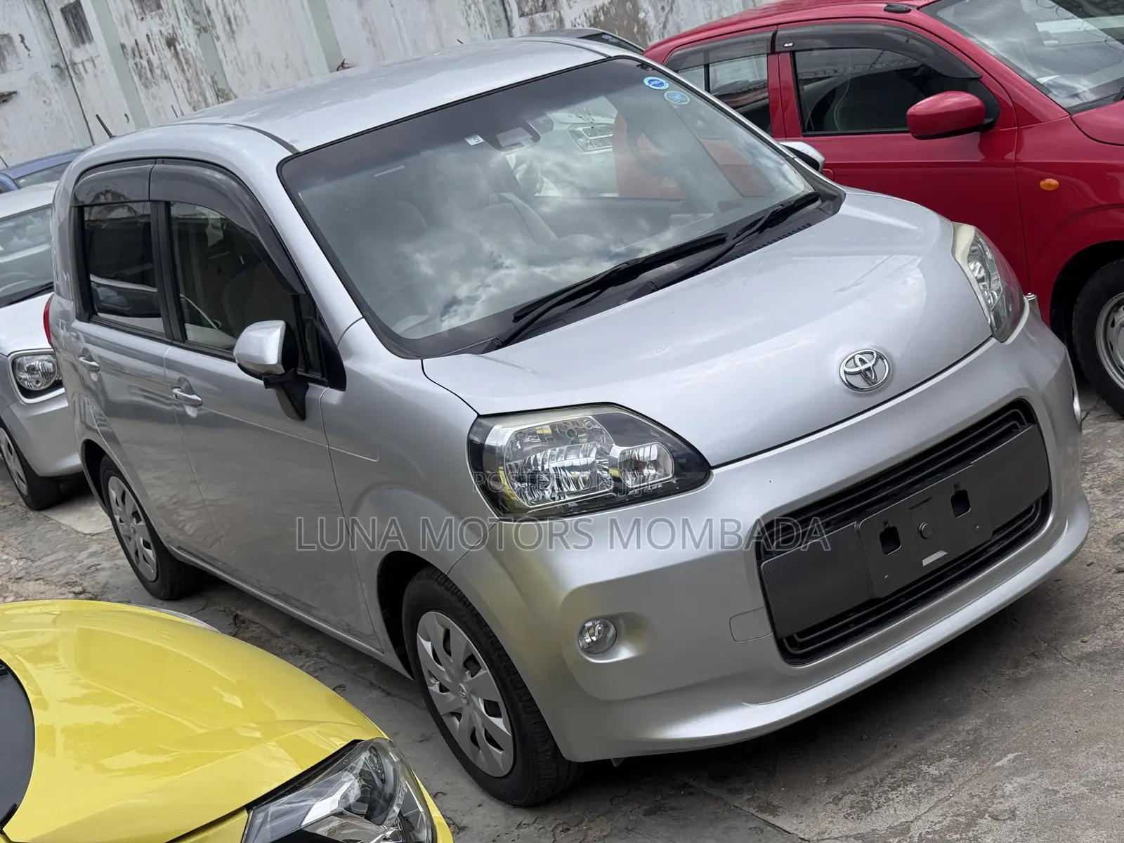 Toyota Porte 2019 Silver