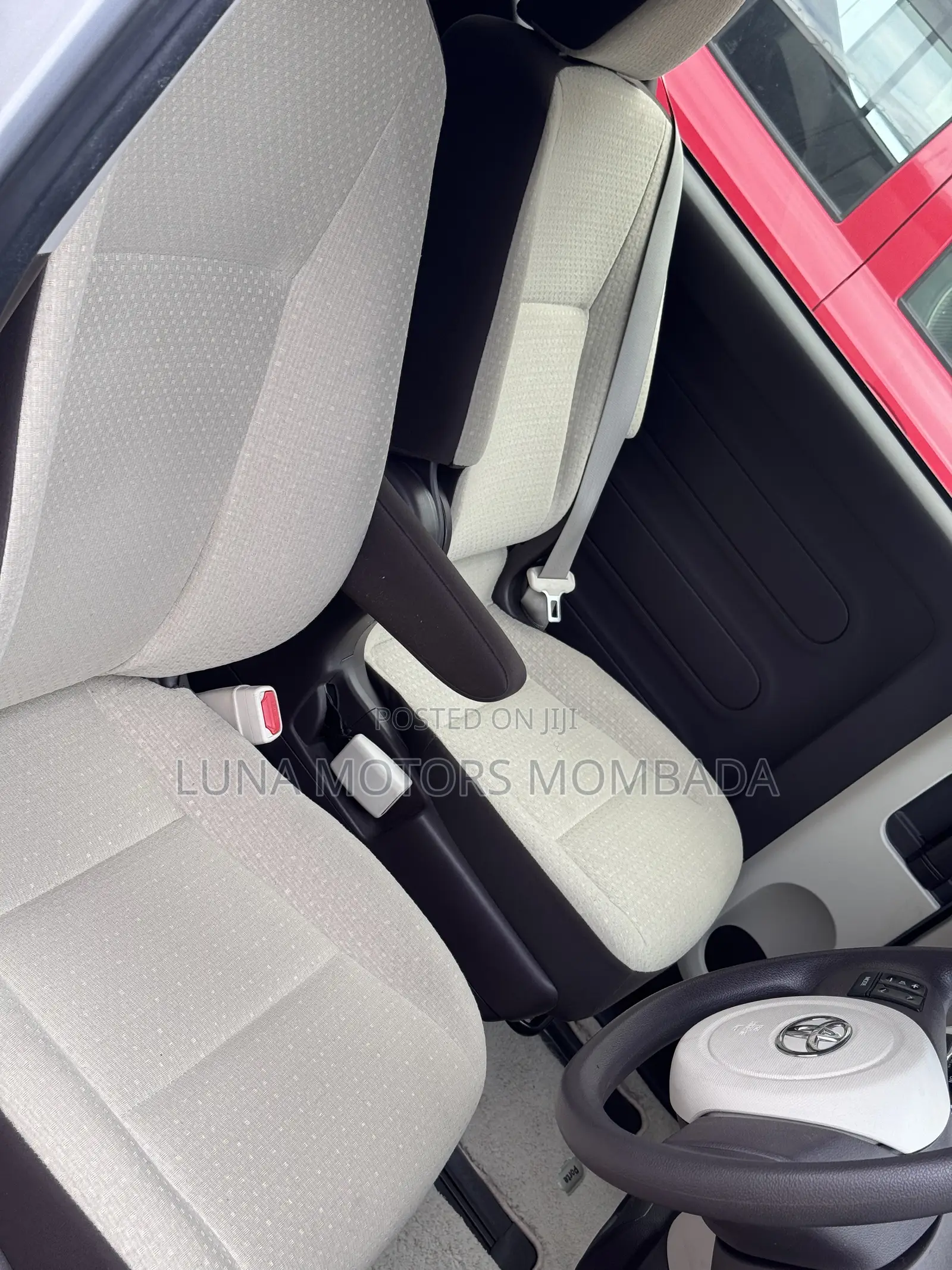 Toyota Porte 2019 Silver