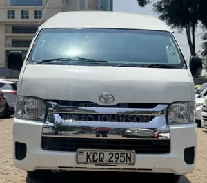Toyota HiAce 2013 White