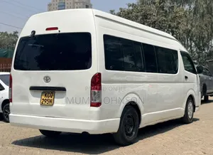 Toyota HiAce 2013 White