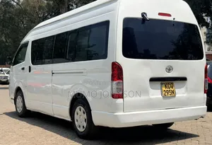 Toyota HiAce 2013 White