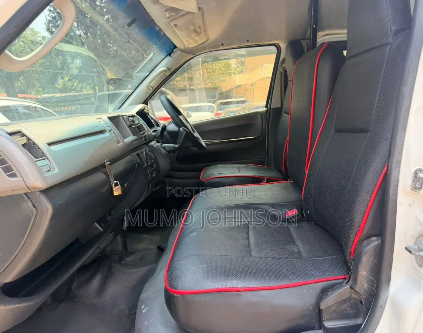 Toyota HiAce 2013 White