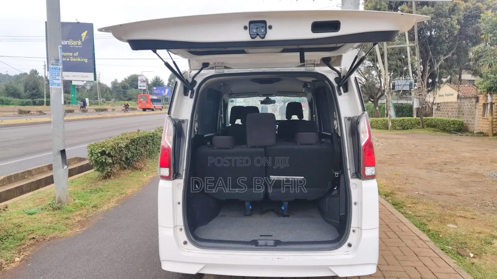 Nissan Serena 2018 White
