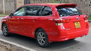 Toyota Corolla Fielder 1.5 Hybrid FWD 2016 Red