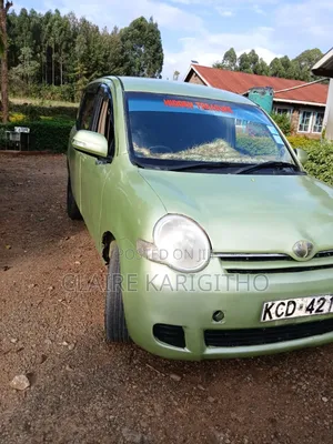 Toyota Sienta 1.5 FWD 2009 Green
