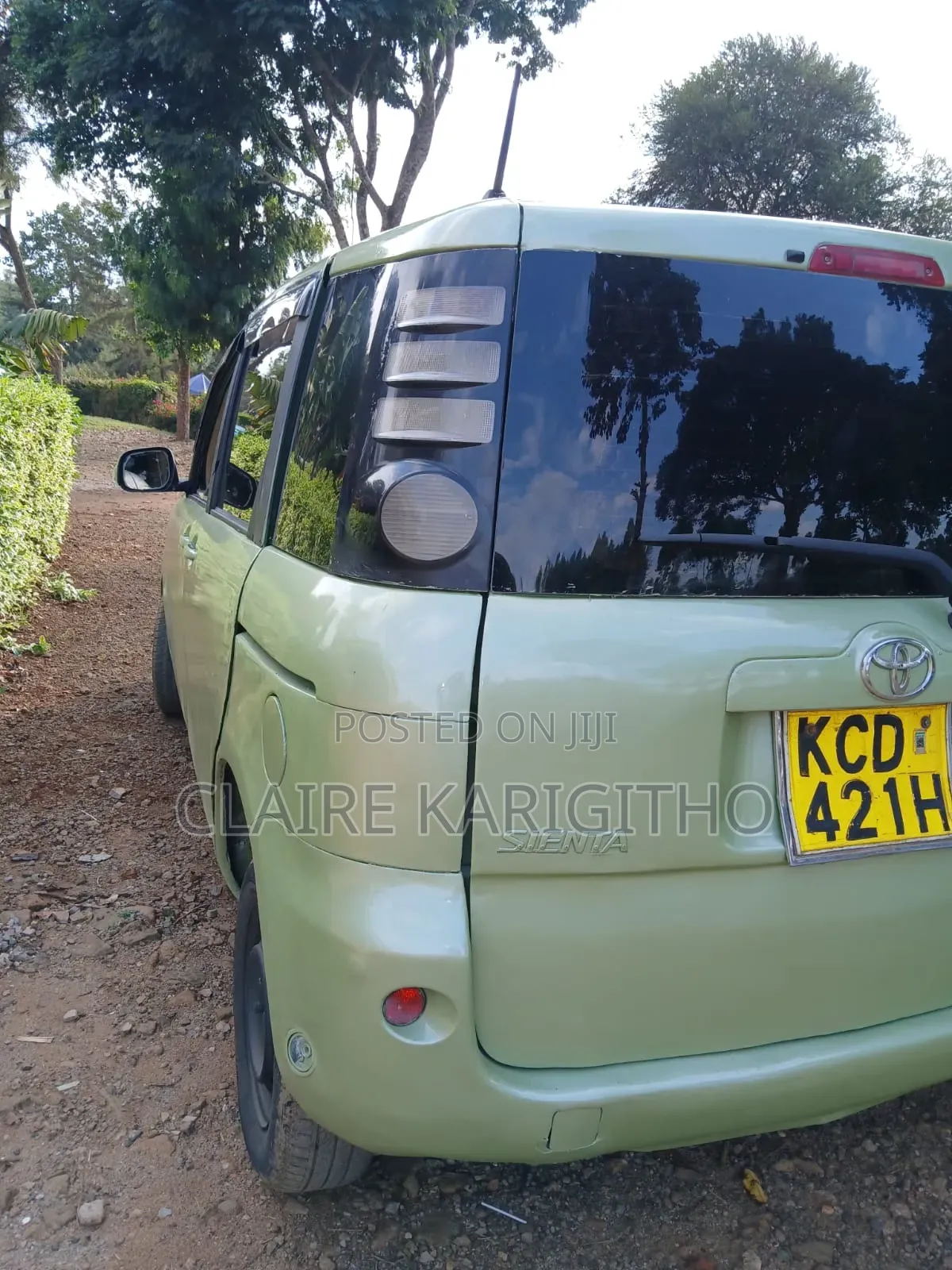 Toyota Sienta 1.5 FWD 2009 Green