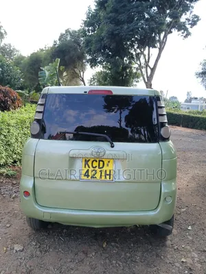 Toyota Sienta 1.5 FWD 2009 Green