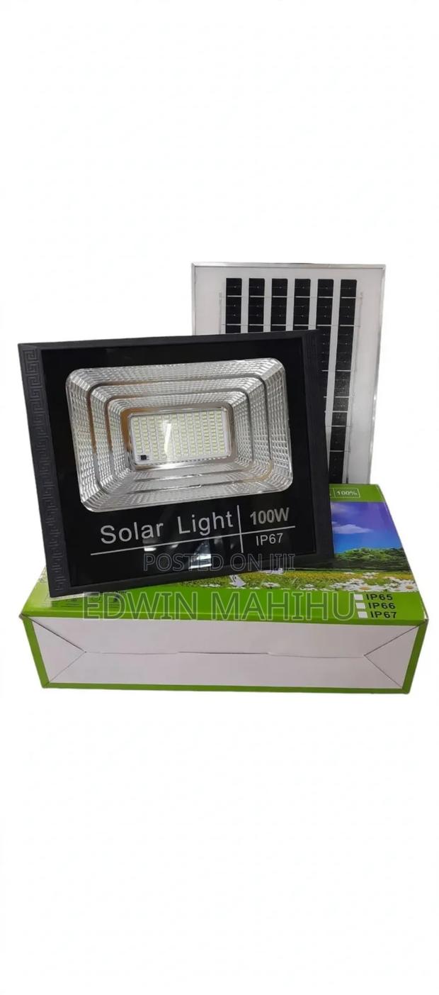 100w Solar Flood Light