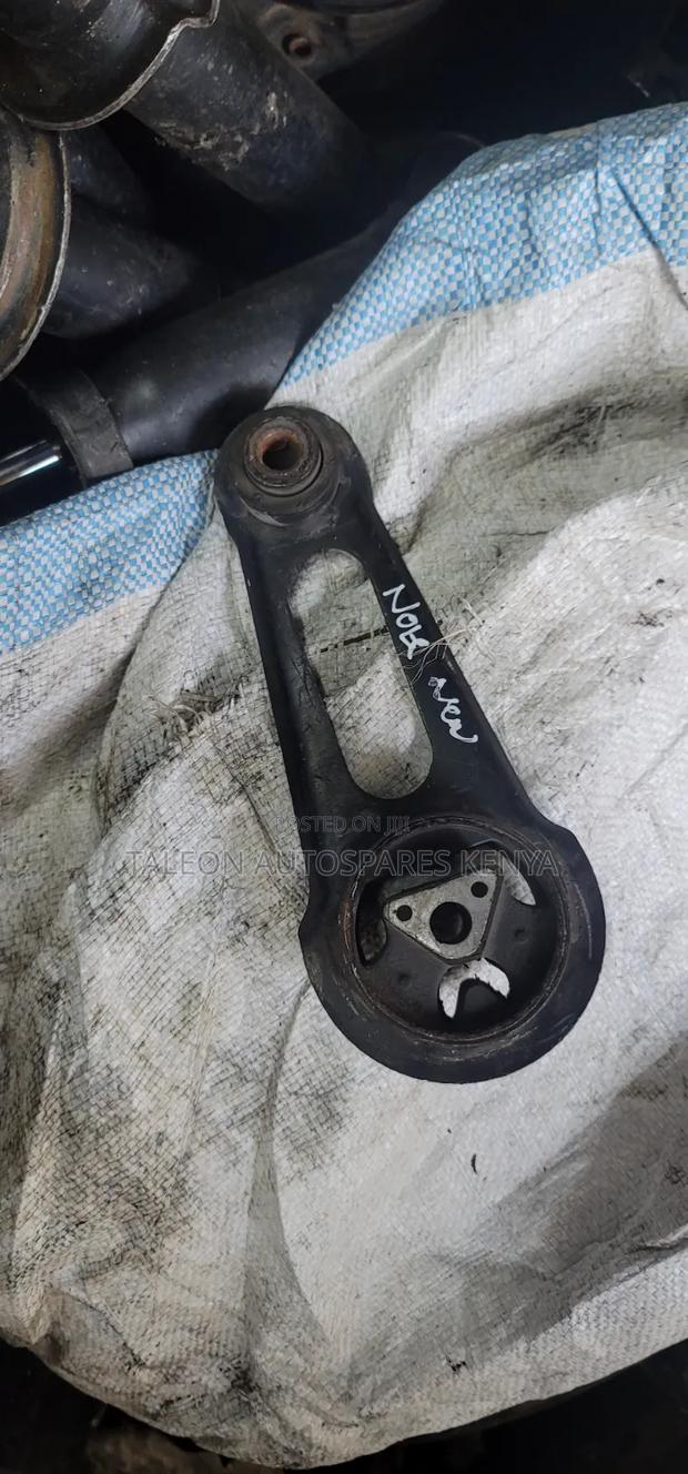 Nissan Note E12 Crossmember Mountain