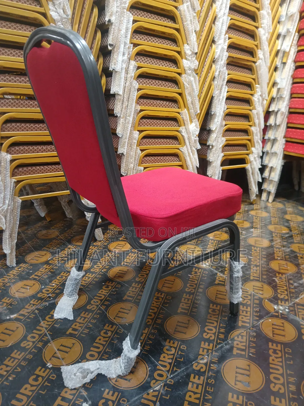 Red Fabric Heavy-Duty Conference Banquet Chair