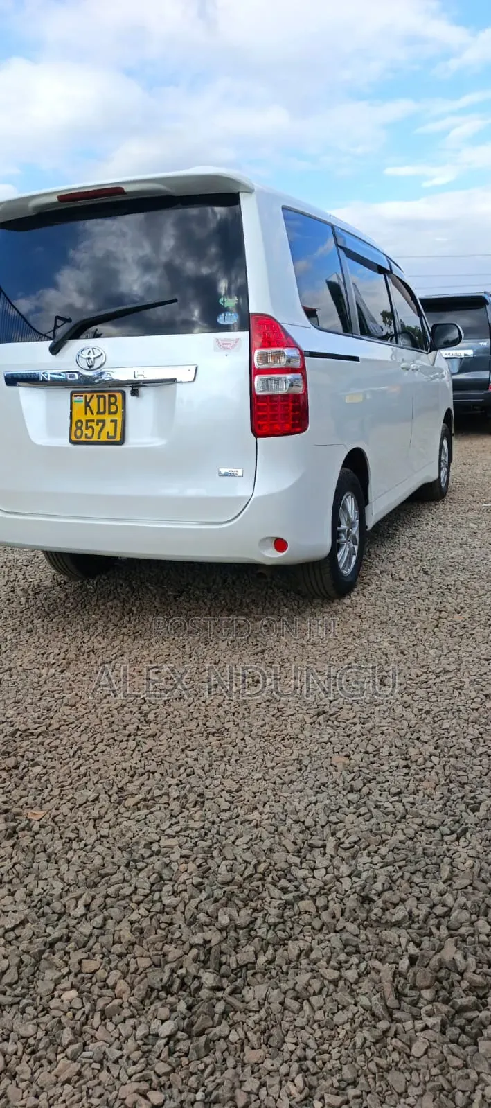 Toyota Noah 2013 White