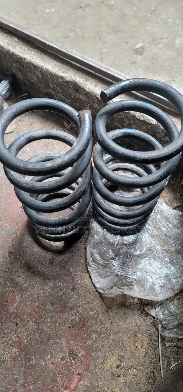 Toyota Noah 2003-2015 Rear Heavy Duty Springs