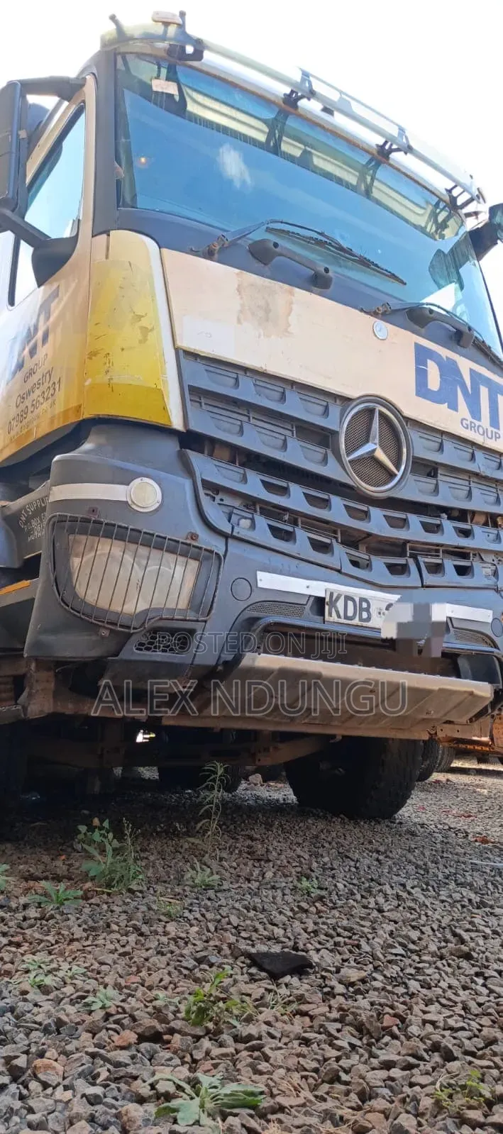Mercedes Benz Actros 3340