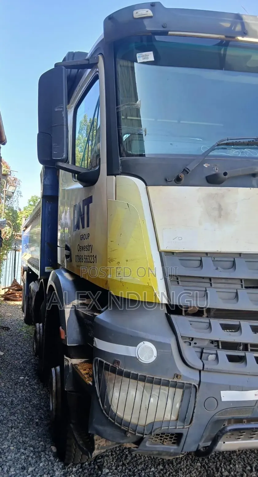 Mercedes Benz Actros 3340