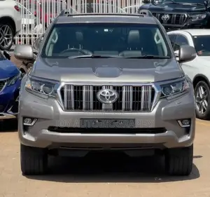 Toyota Land Cruiser Prado 2017 Silver