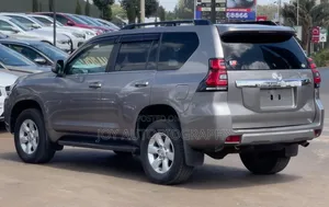 Toyota Land Cruiser Prado 2017 Silver
