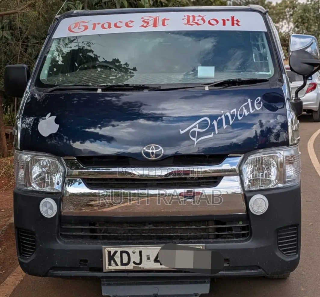 Toyota HiAce 2016 Blue