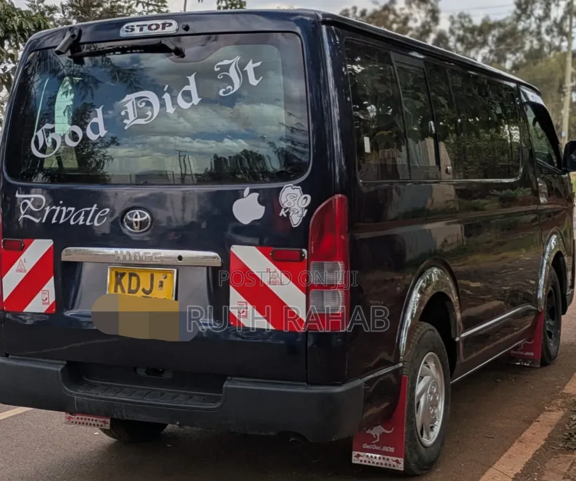 Toyota HiAce 2016 Blue