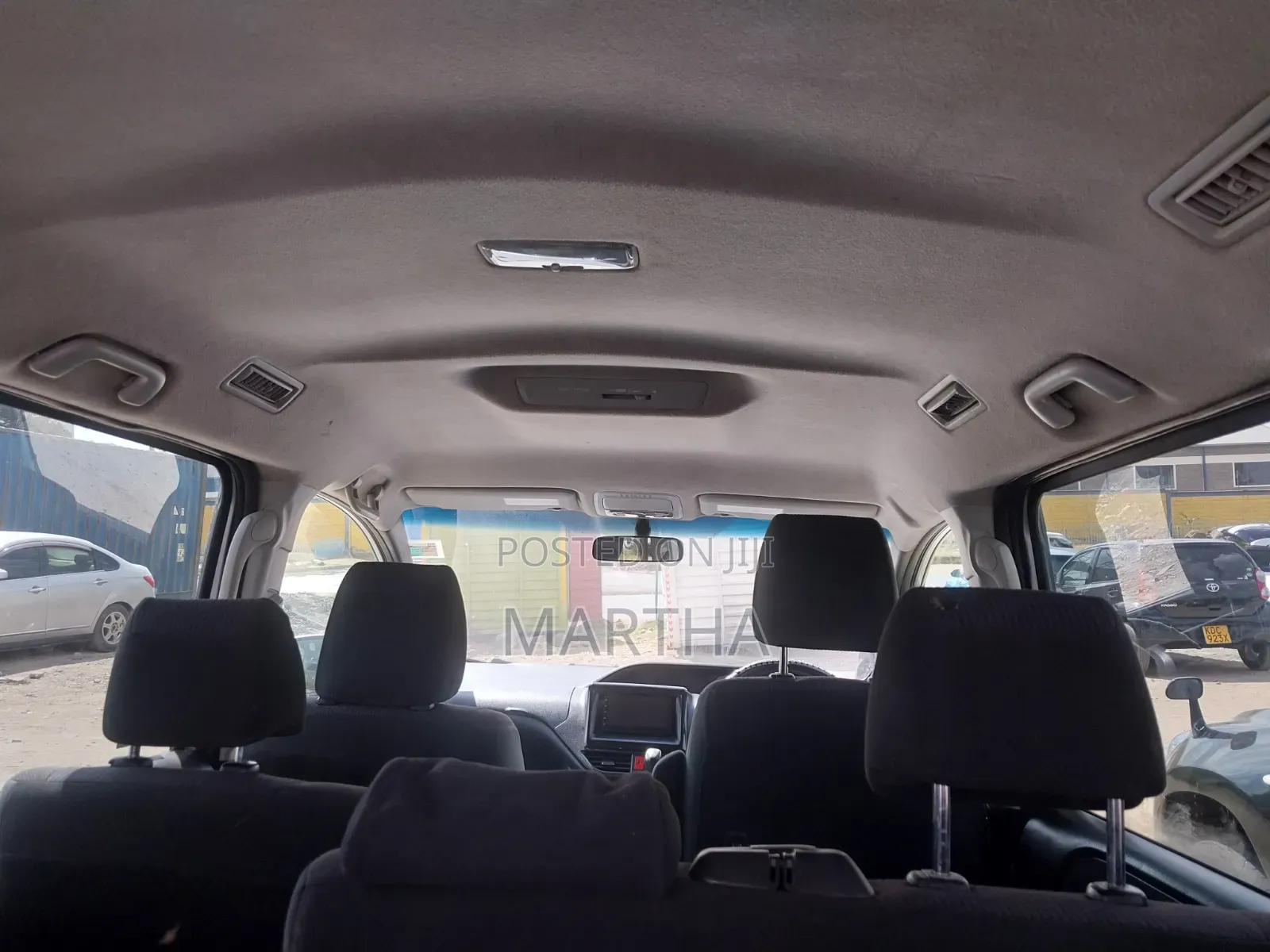 Toyota Voxy 2014 Silver