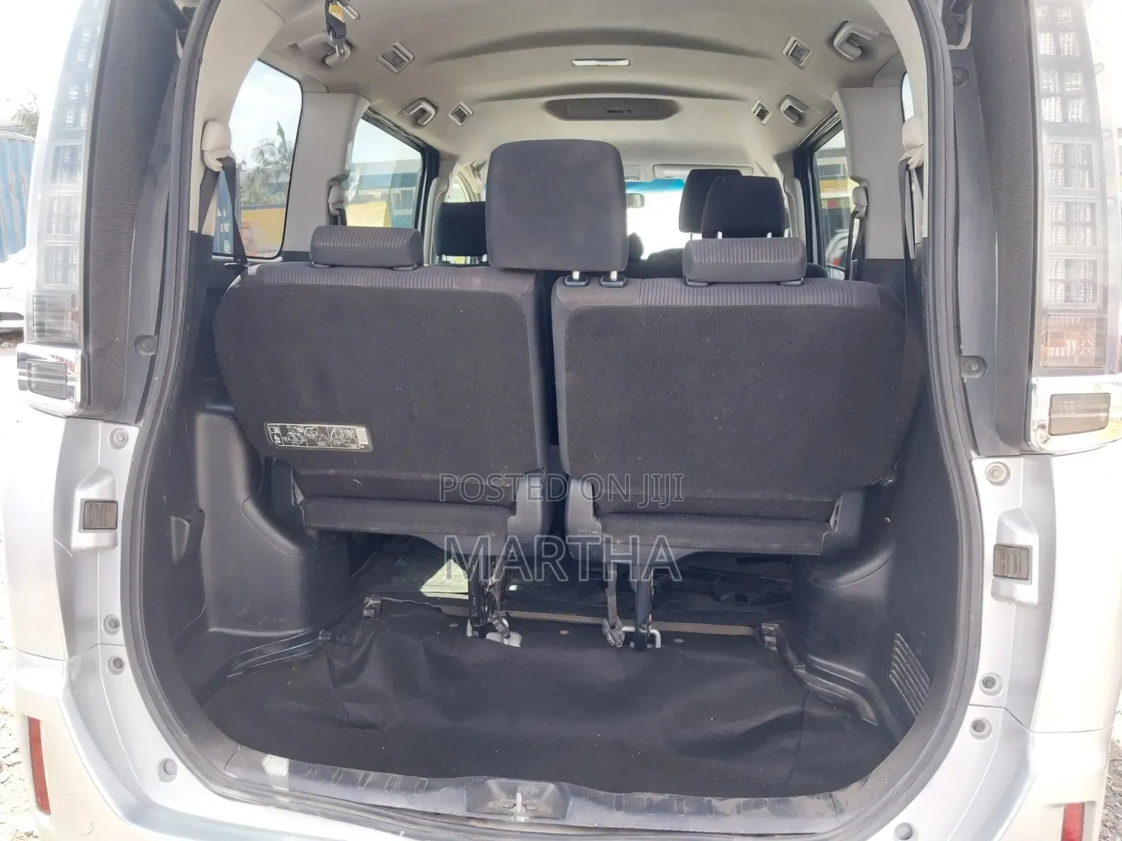Toyota Voxy 2014 Silver