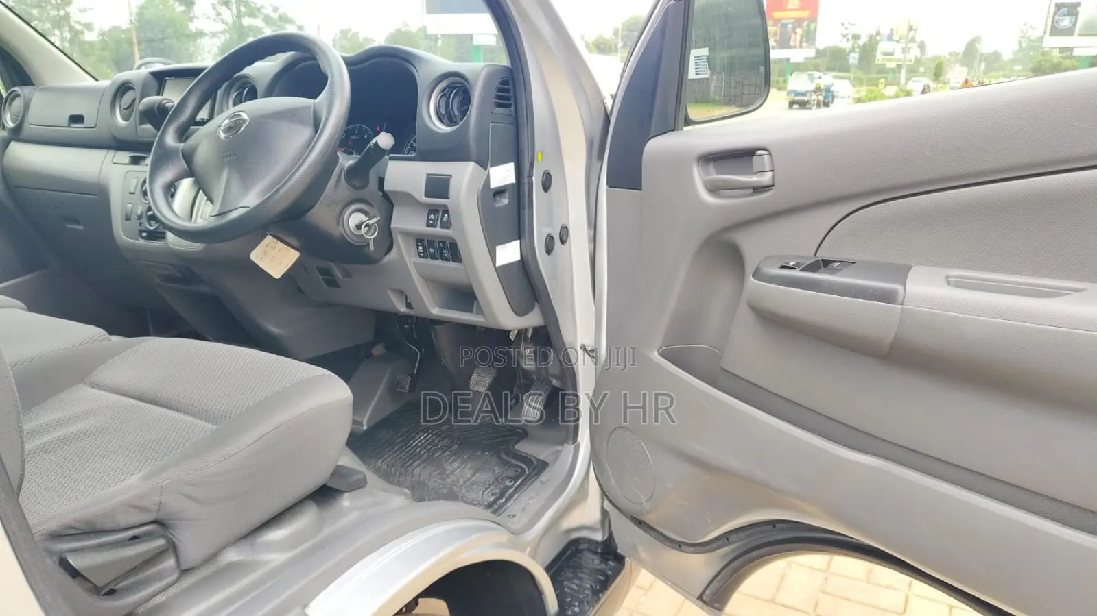 Nissan NV350 2019 Silver