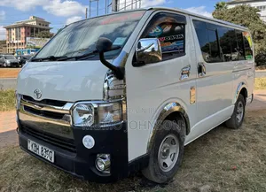 Toyota HiAce 2015 White