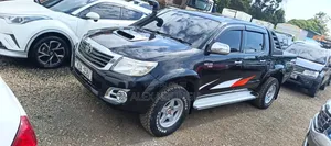 Toyota Hilux 2013 Black