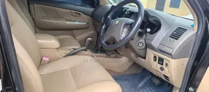 Toyota Hilux 2013 Black