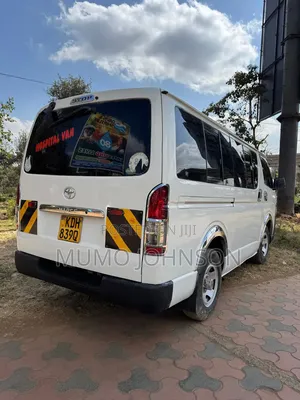 Toyota HiAce 2015 White