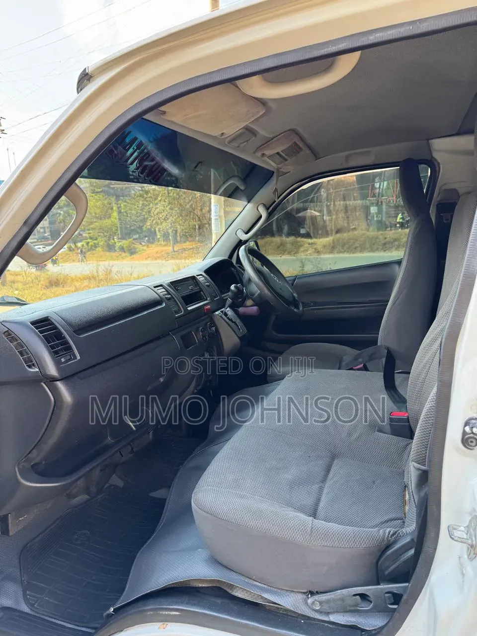 Toyota HiAce 2015 White