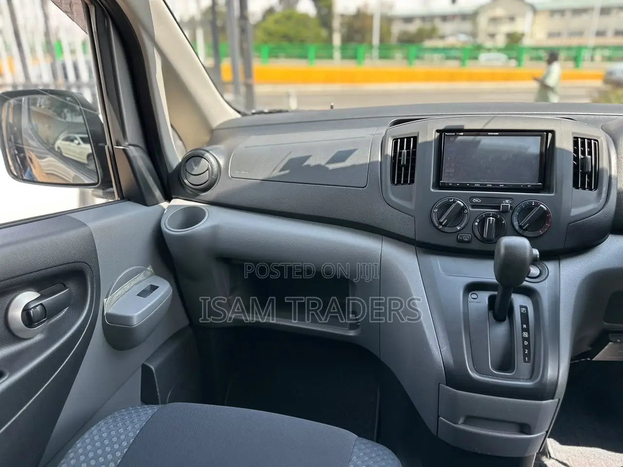 Nissan NV350 2019 Gray