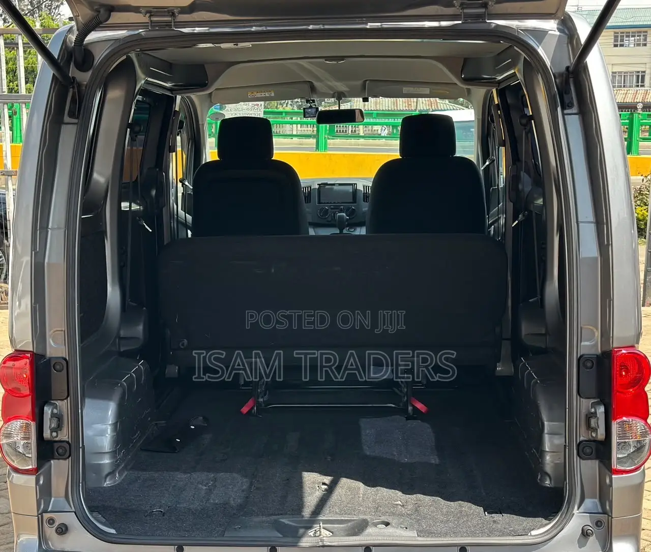 Nissan NV350 2019 Gray