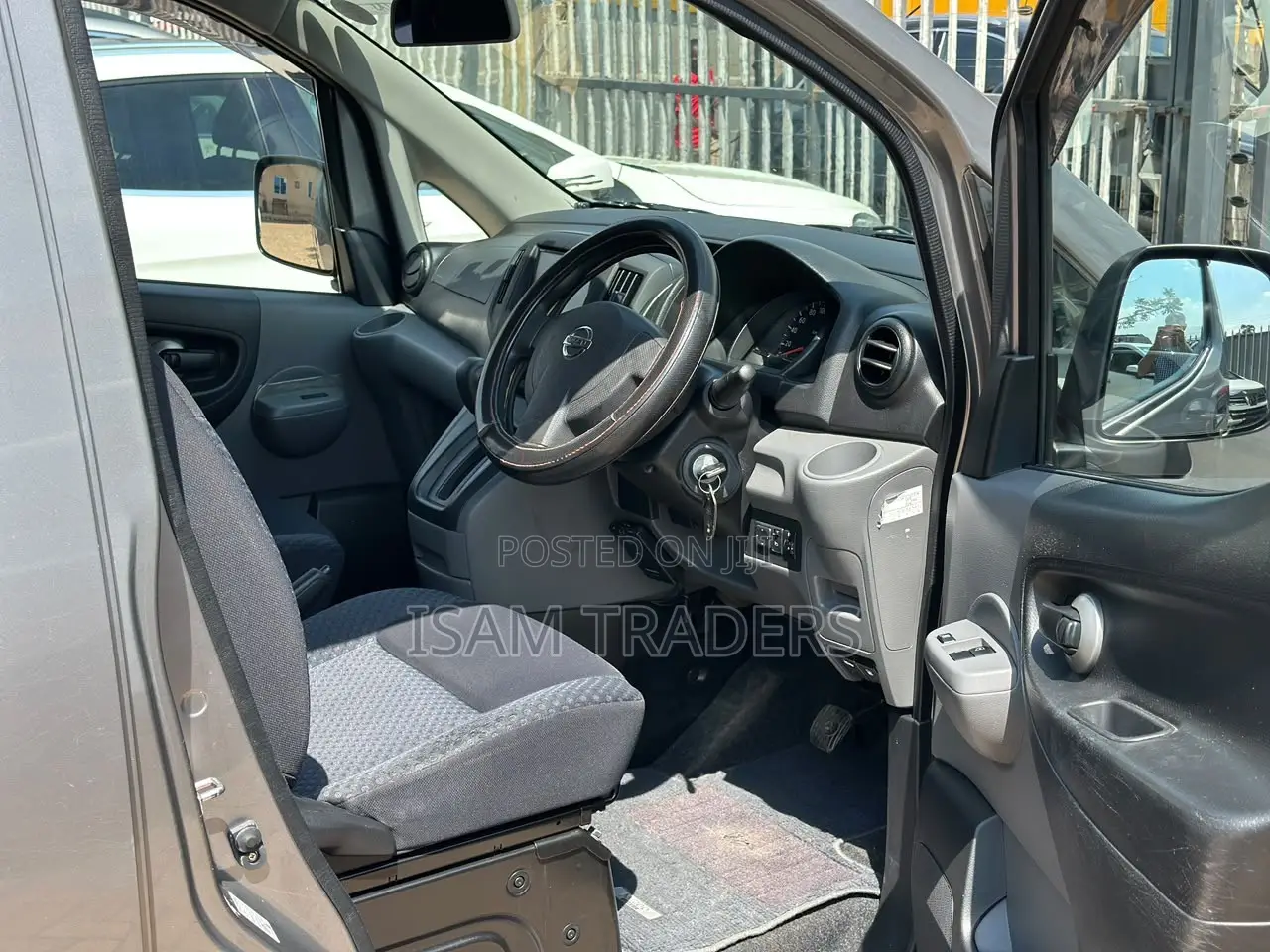 Nissan NV350 2019 Gray