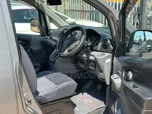 Nissan NV350 2019 Gray