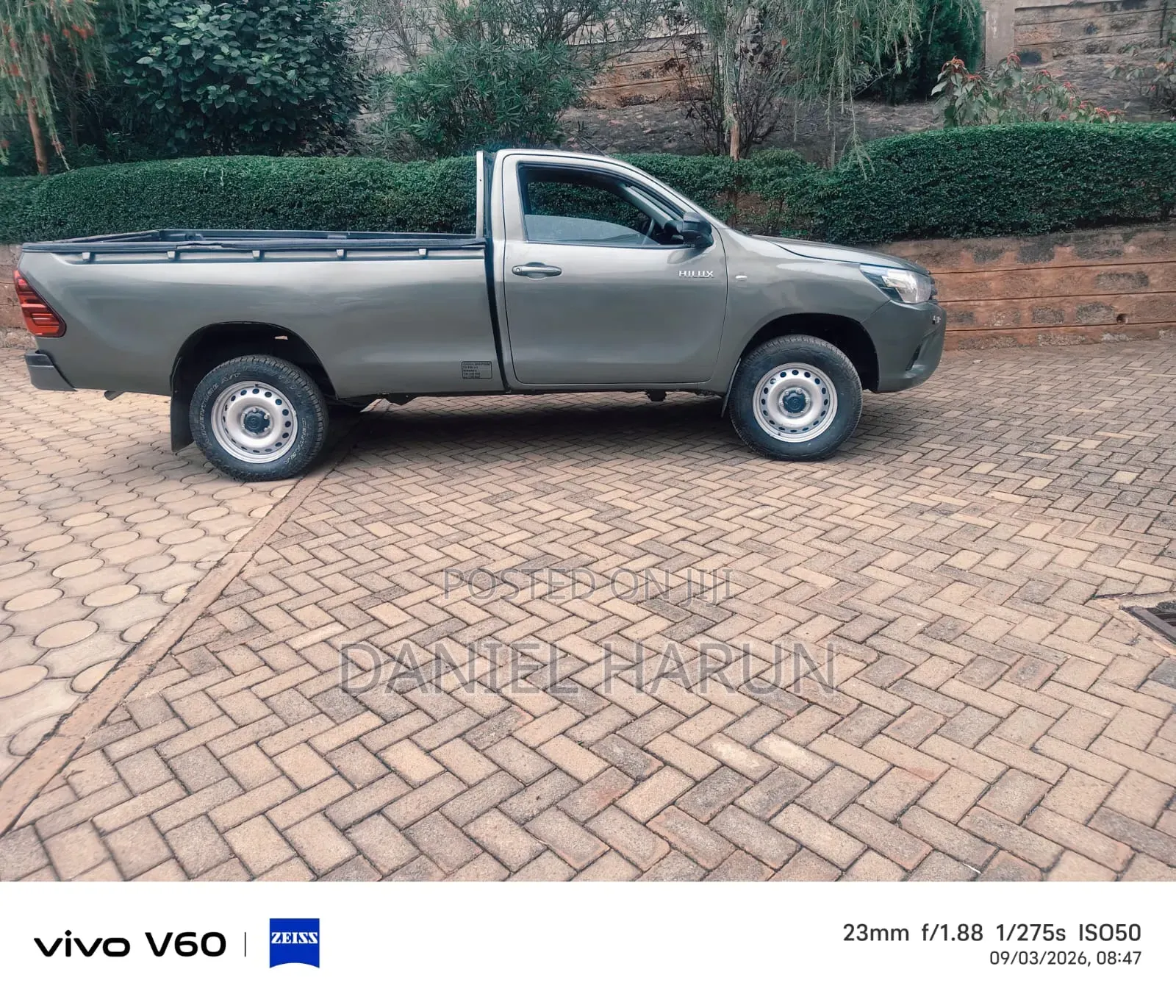 Toyota Hilux 2023 Silver