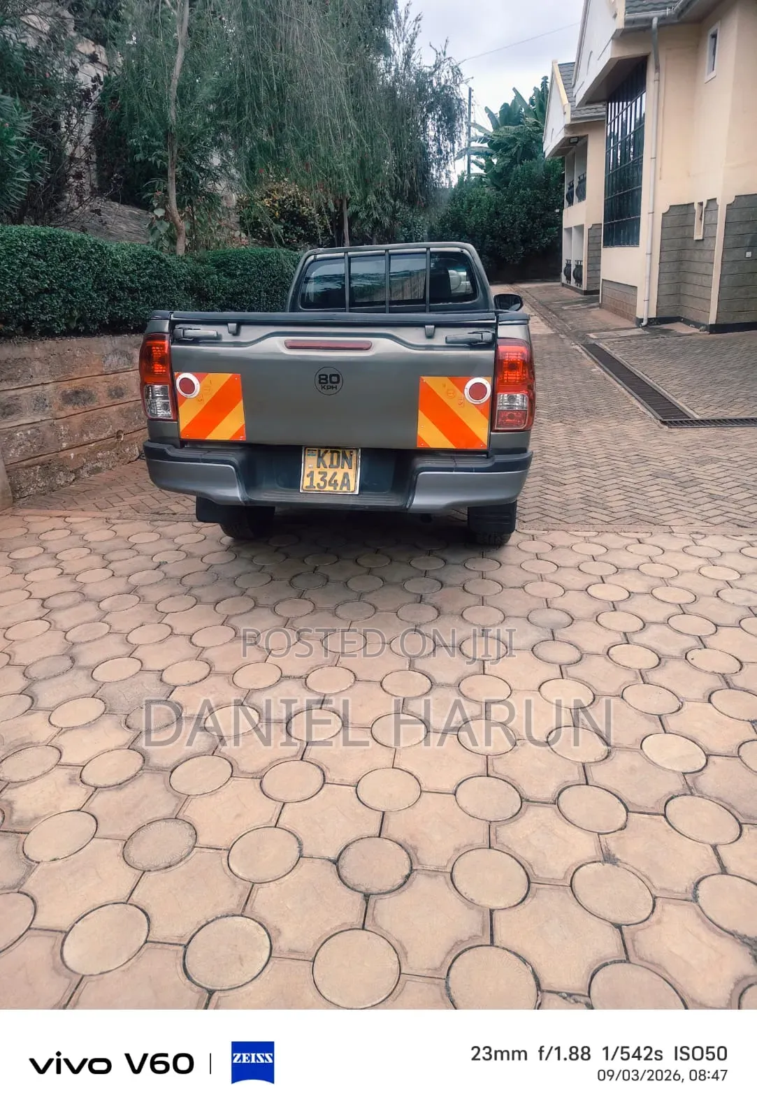 Toyota Hilux 2023 Silver