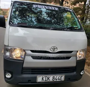 Toyota HiAce 2016 White