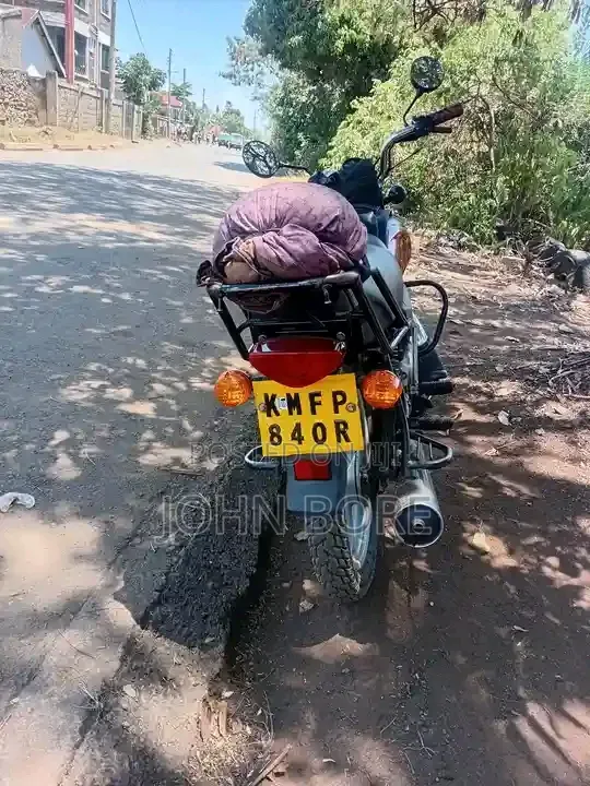 Bajaj Boxer 100 2025 Red