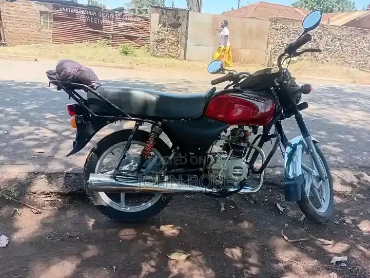 Bajaj Boxer 100 2025 Red