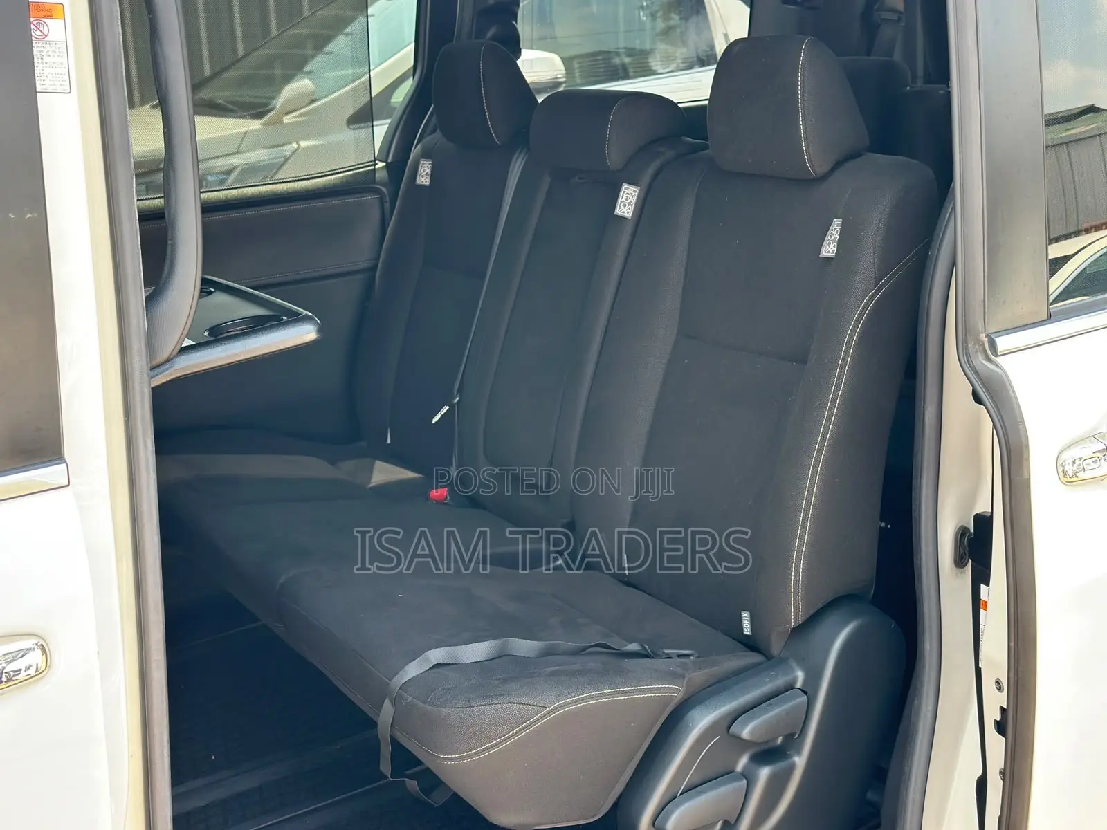 Toyota Esquire 2.0 FWD (8 seater) 2019 Pearl