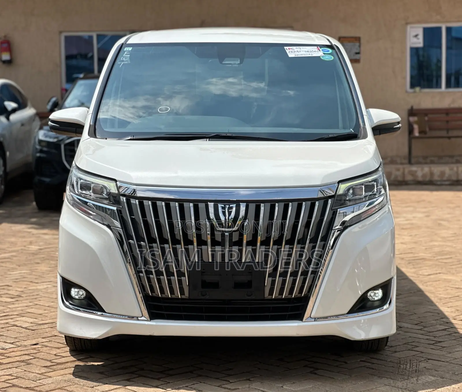 Toyota Esquire 2.0 FWD (8 seater) 2019 Pearl