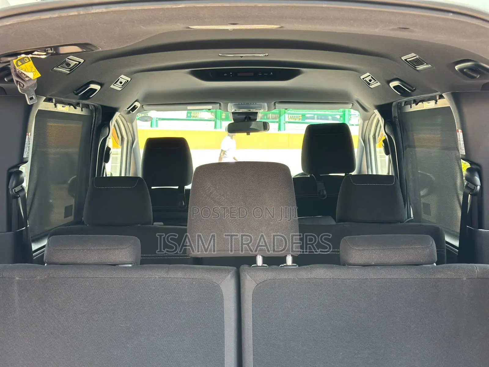 Toyota Esquire 2.0 FWD (8 seater) 2019 Pearl