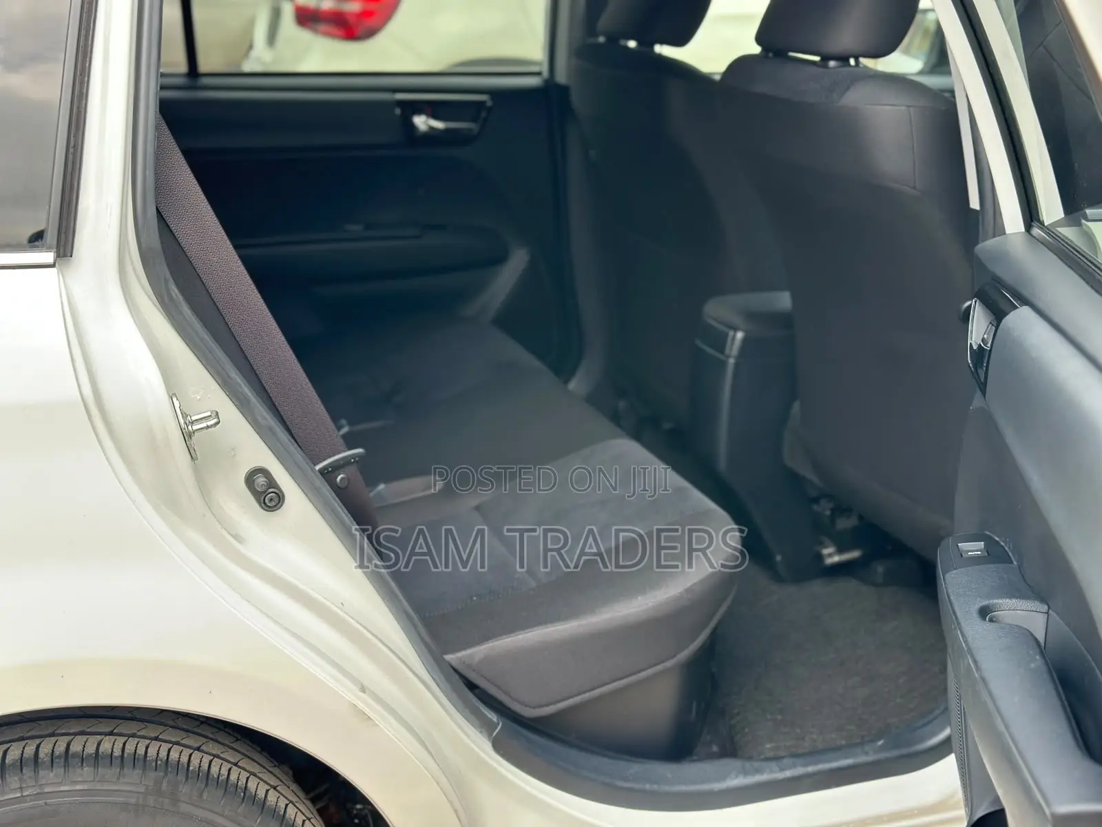 Toyota Corolla Fielder 1.5 Hybrid FWD 2019 Pearl