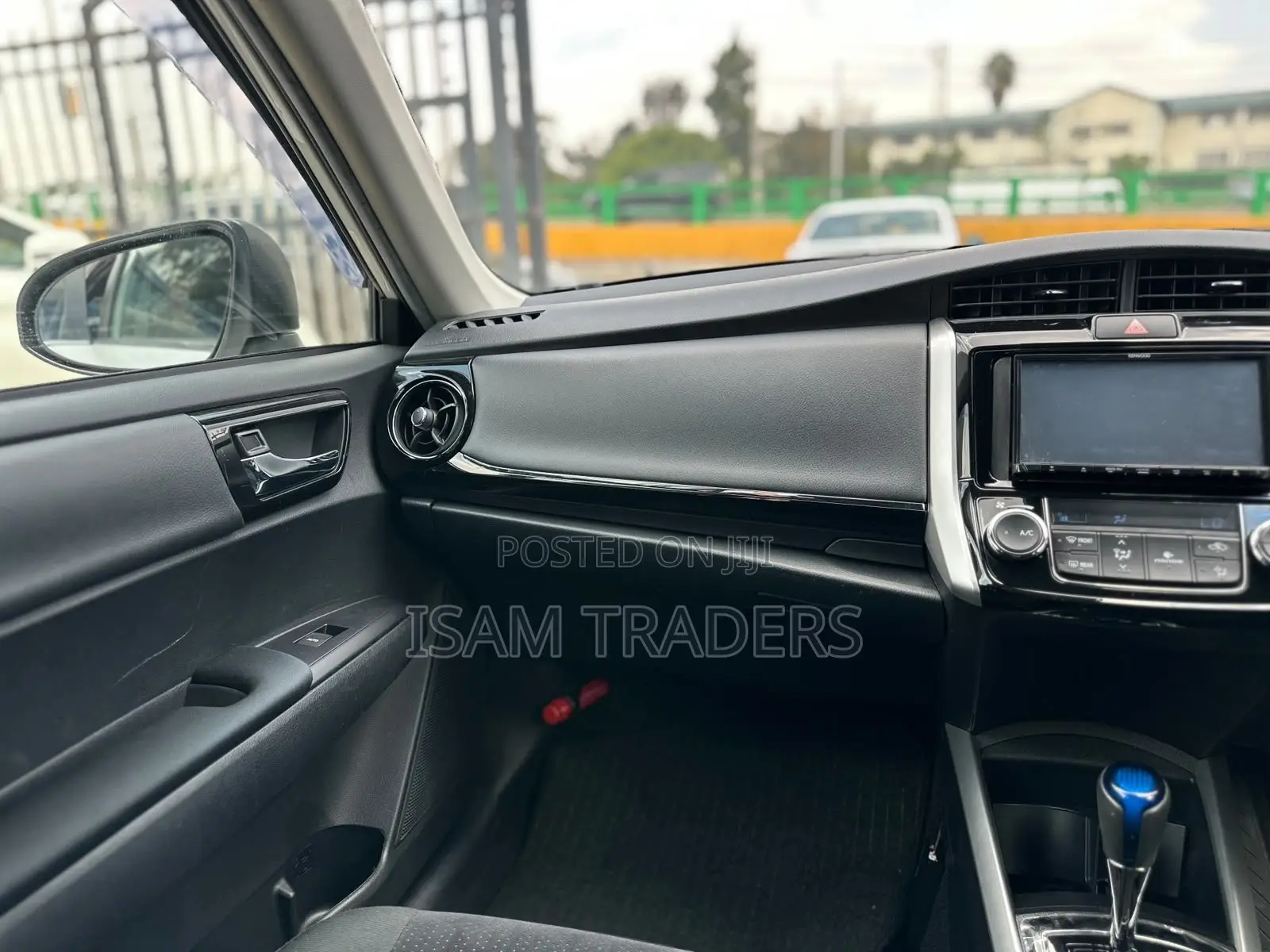 Toyota Corolla Fielder 1.5 Hybrid FWD 2019 Pearl
