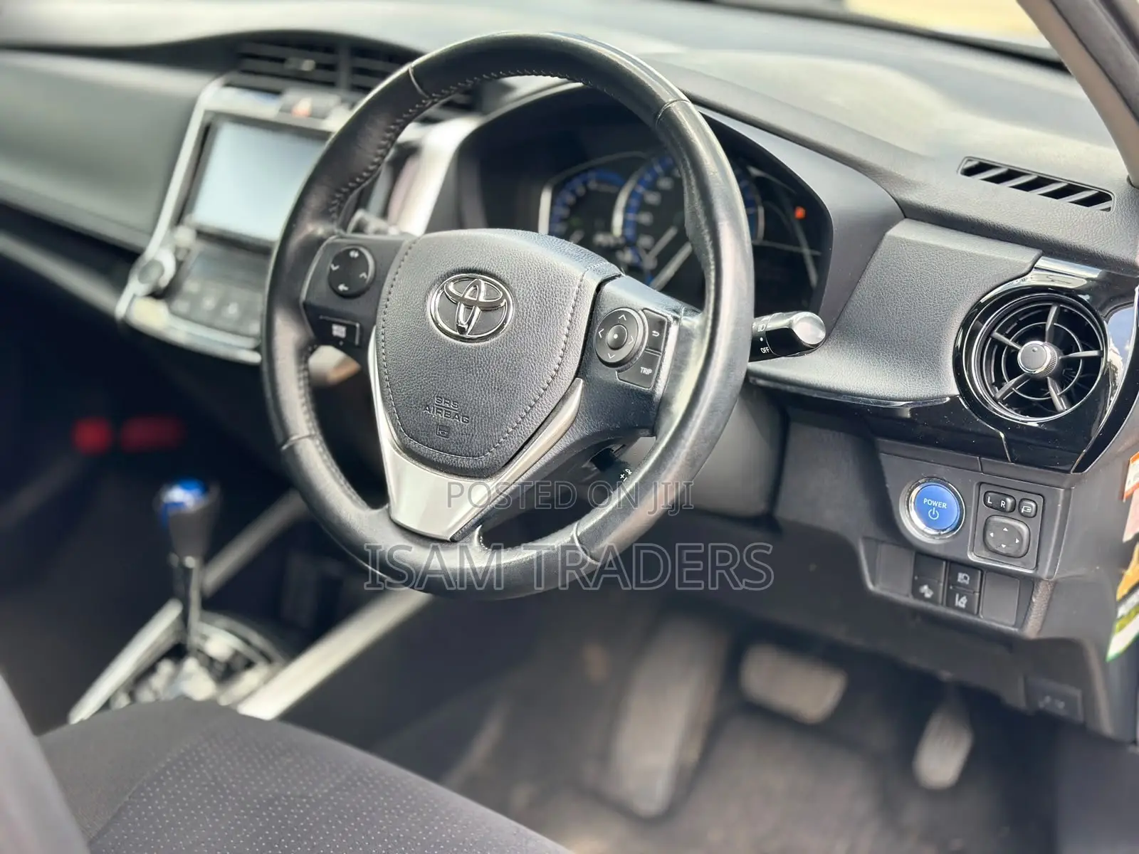 Toyota Corolla Fielder 1.5 Hybrid FWD 2019 Pearl