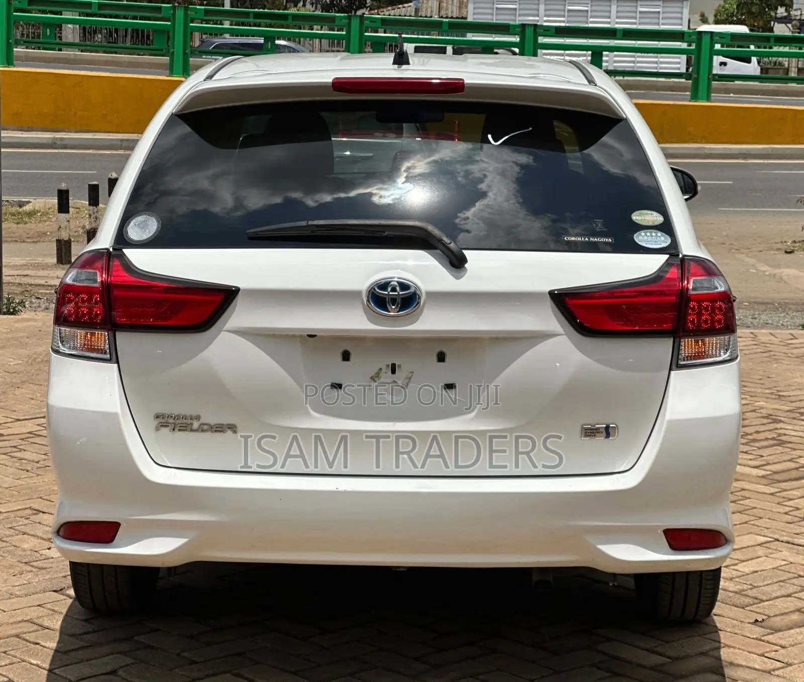 Toyota Corolla Fielder 1.5 Hybrid FWD 2019 Pearl